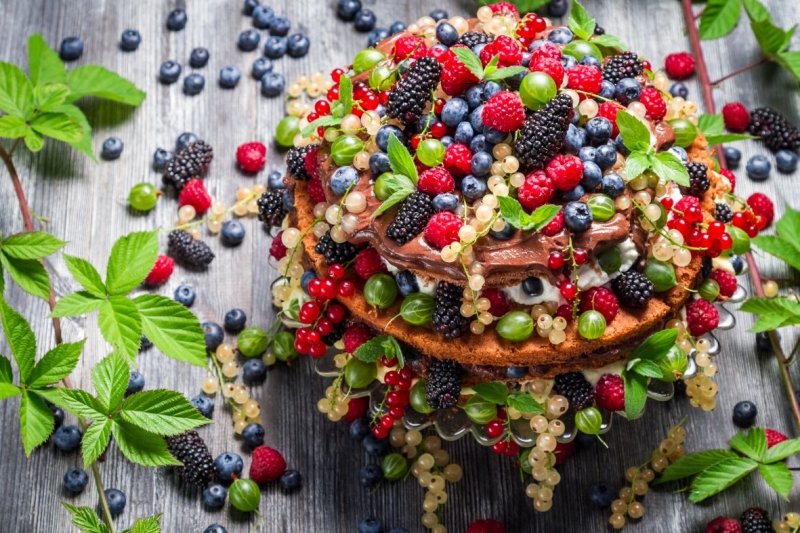 Cake with wild berries